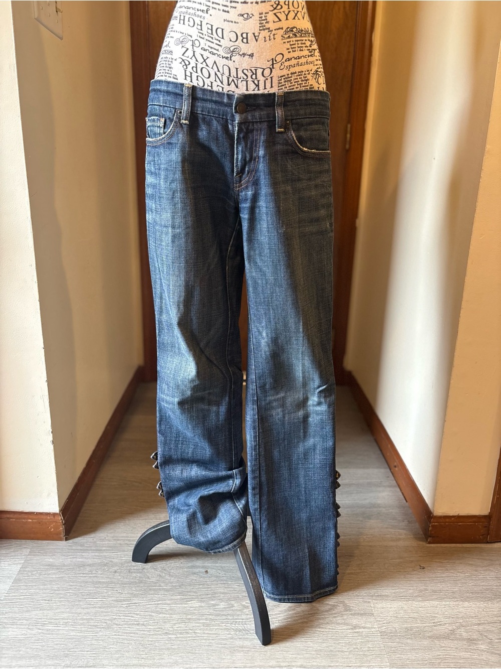 Women’s Vintage Dark Blue Straight-Leg Jeans